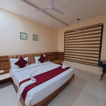 Hotel Amore Udaipur Rum bild